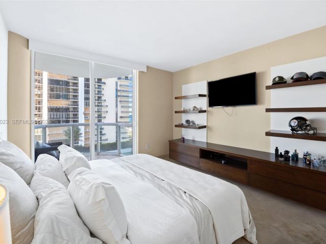 Apartment for sale  Unit #1008 - photo 7399160