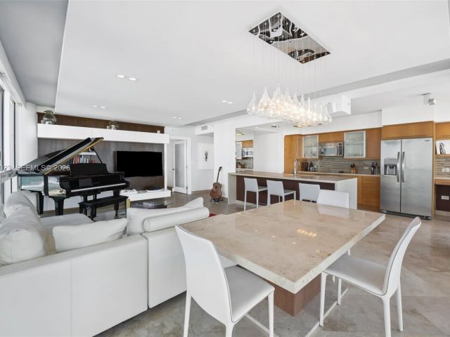 Apartment for sale  Unit #1008 - photo 7399161