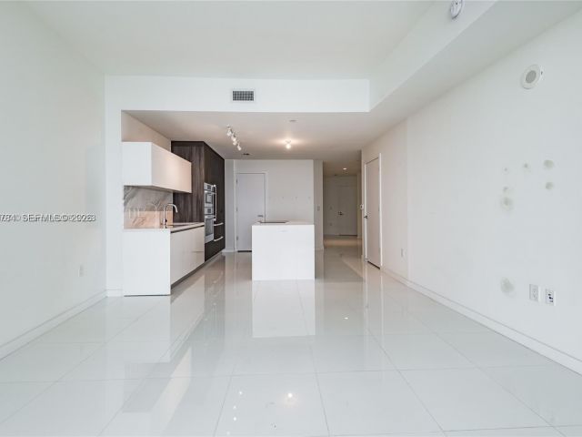 Apartment for rent  Unit #2100 - photo 7350814