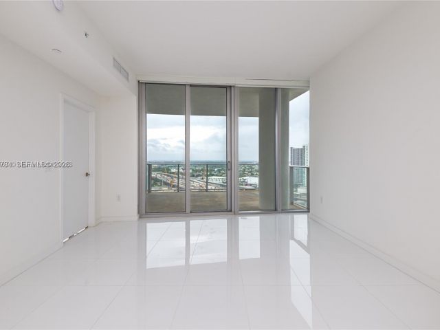 Apartment for rent  Unit #2100 - photo 7350818