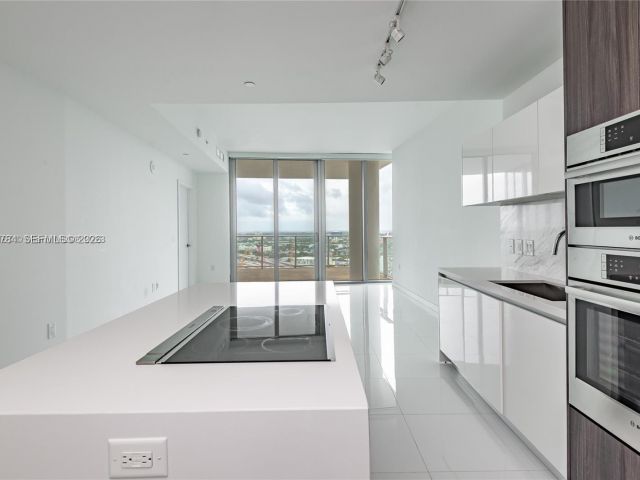 Apartment for rent  Unit #2100 - photo 7350822