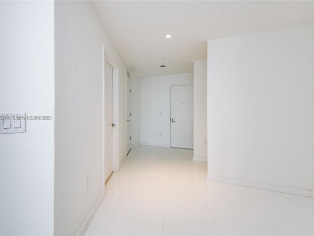 Apartment for rent  Unit #2100 - photo 7350826