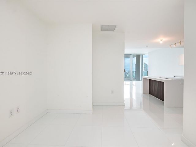 Apartment for rent  Unit #2100 - photo 7350828