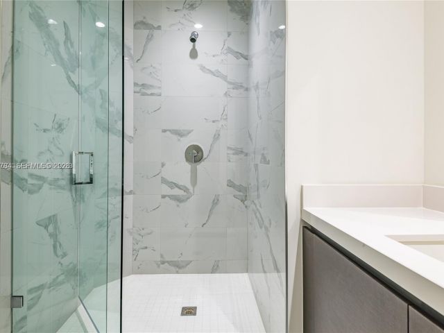 Apartment for rent  Unit #2100 - photo 7350832