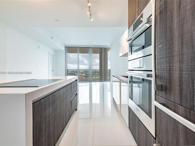 Apartment for rent  Unit #2100 - photo 7350841