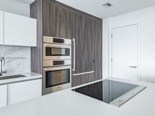 Apartment for rent  Unit #2100 - photo 7350844