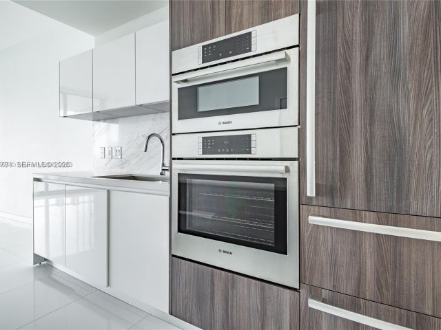 Apartment for rent  Unit #2100 - photo 7350846