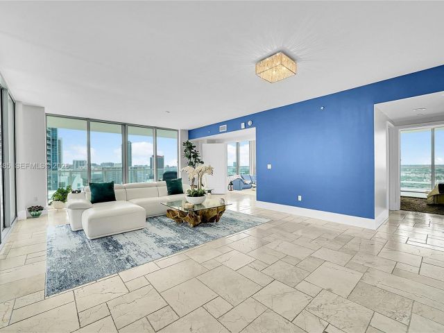 Apartment for sale  Unit #1802 - photo 7349741