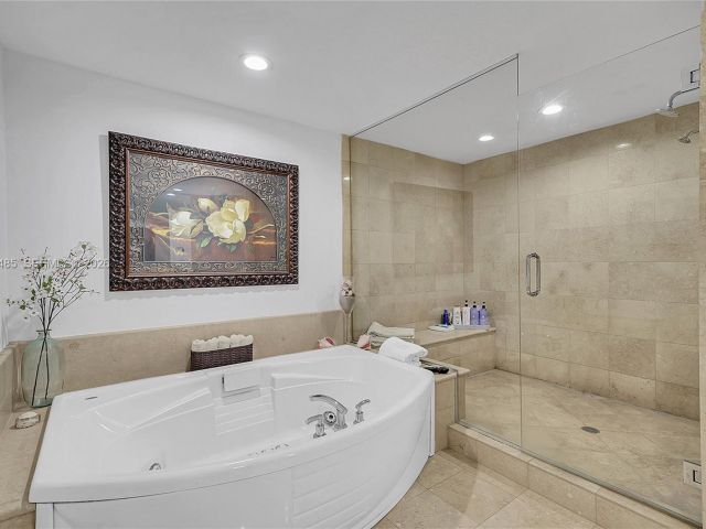 Apartment for sale  Unit #1802 - photo 7349748