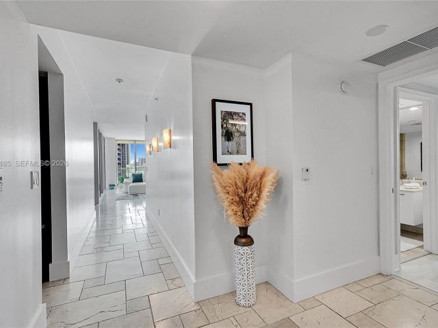 Apartment for sale  Unit #1802 - photo 7349750