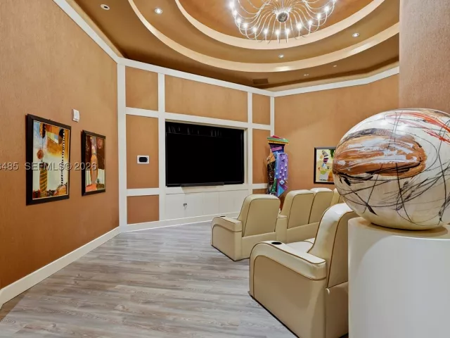3-bedroom condo for sale in Hollywood - 3101 S OCEAN 1802 - MondialRealty
