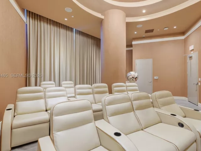 3-bedroom condo for sale in Hollywood - 3101 S OCEAN 1802 - MondialRealty