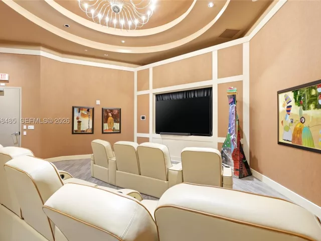 3-bedroom condo for sale in Hollywood - 3101 S OCEAN 1802 - MondialRealty