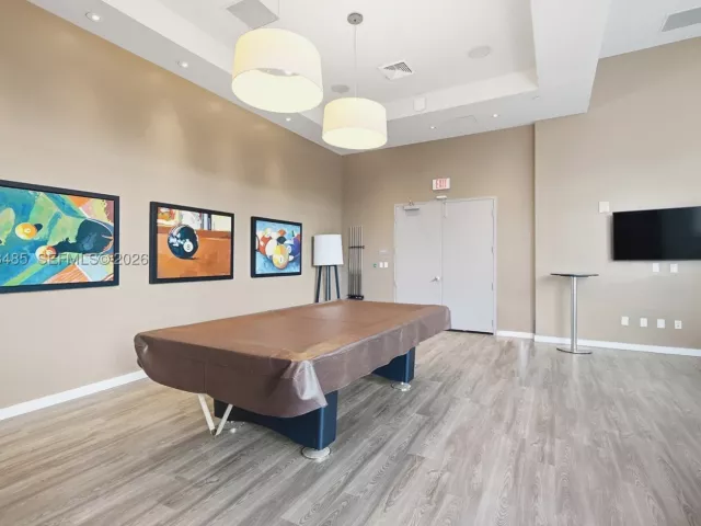 3-bedroom condo for sale in Hollywood - 3101 S OCEAN 1802 - MondialRealty