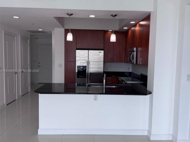2-bedroom condo for rent in Fort Lauderdale - 315 NE 3rd Ave 1905 - MondialRealty
