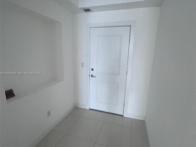 2-bedroom condo for rent in Fort Lauderdale - 315 NE 3rd Ave 1905 - MondialRealty