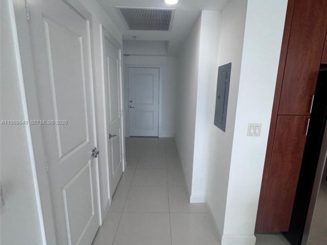 2-bedroom condo for rent in Fort Lauderdale - 315 NE 3rd Ave 1905 - MondialRealty