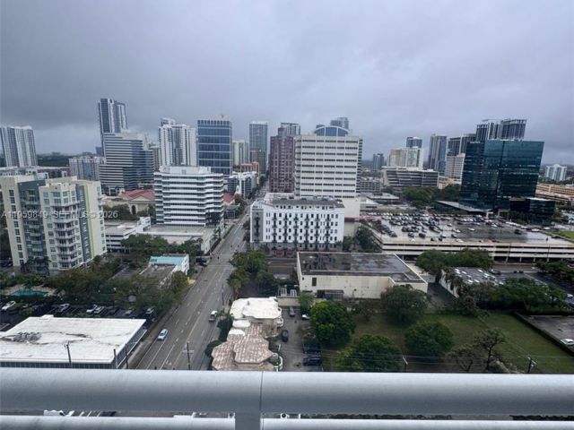 2-bedroom condo for rent in Fort Lauderdale - 315 NE 3rd Ave 1905 - MondialRealty