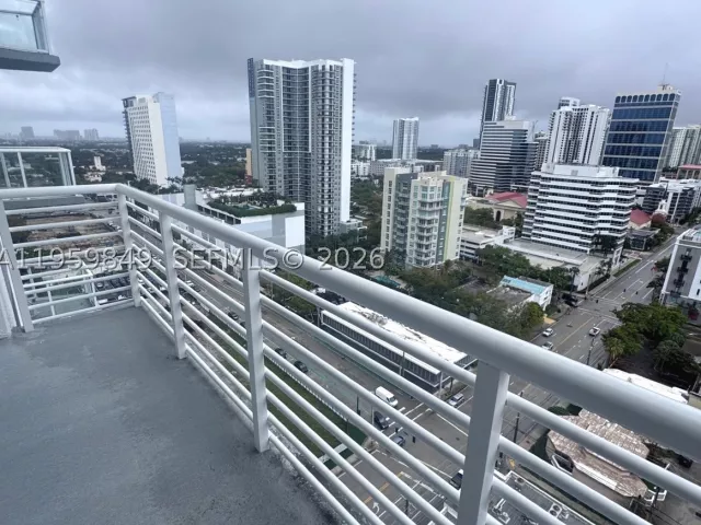 2-bedroom condo for rent in Fort Lauderdale - 315 NE 3rd Ave 1905 - MondialRealty