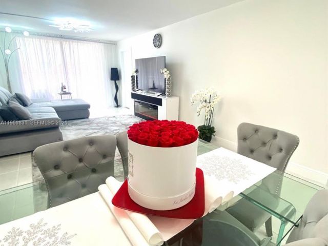 Apartment for sale  Unit #403 - photo 7411205