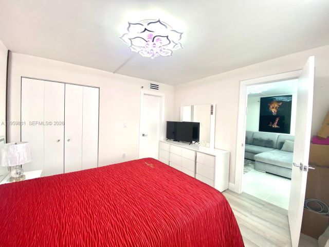 Apartment for sale  Unit #403 - photo 7411222