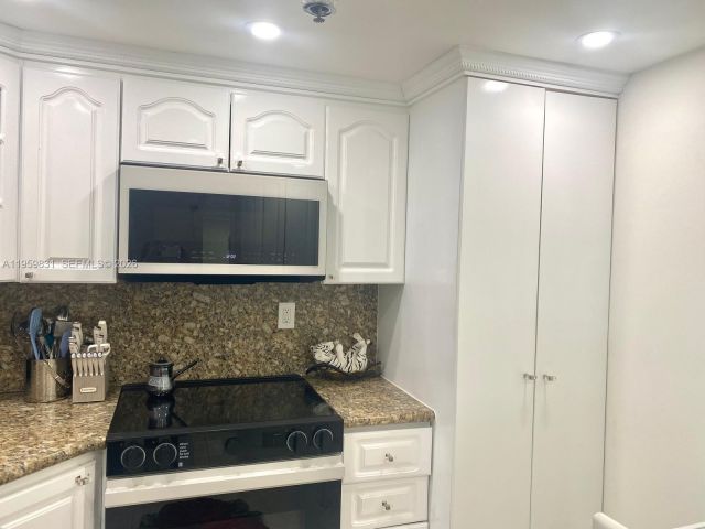 Apartment for sale  Unit #403 - photo 7411226