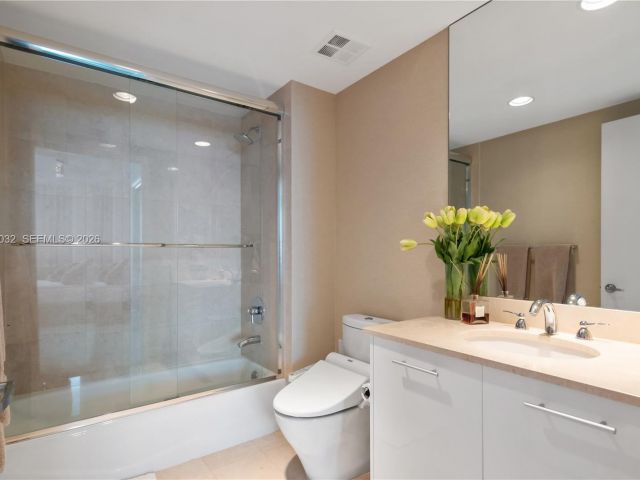 Apartment for sale  Unit #2205 - photo 7350561