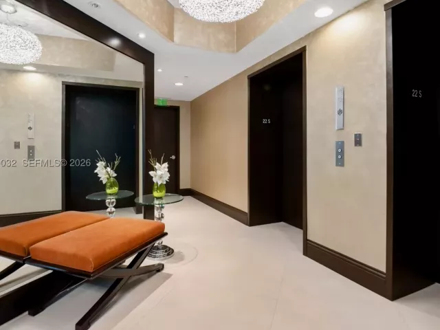 3-bedroom condo for sale in Hollywood - 2711 S Ocean Dr 2205 - MondialRealty