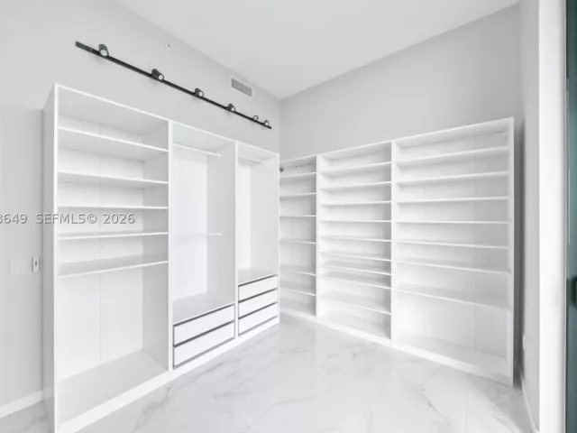4-bedroom condo for sale in Miami - 480 NE 31st St PH5101 - MondialRealty