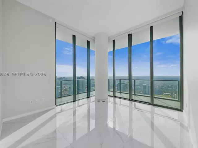4-bedroom condo for sale in Miami - 480 NE 31st St PH5101 - MondialRealty