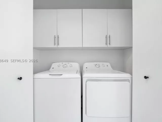 4-bedroom condo for sale in Miami - 480 NE 31st St PH5101 - MondialRealty