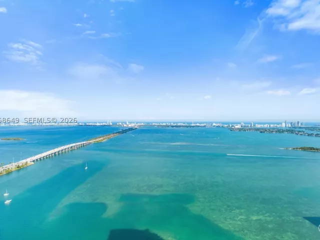 4-bedroom condo for sale in Miami - 480 NE 31st St PH5101 - MondialRealty