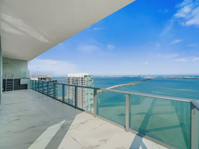 4-bedroom condo for sale in Miami - 480 NE 31st St PH5101 - MondialRealty