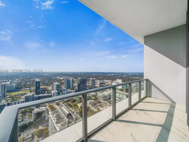 4-bedroom condo for sale in Miami - 480 NE 31st St PH5101 - MondialRealty