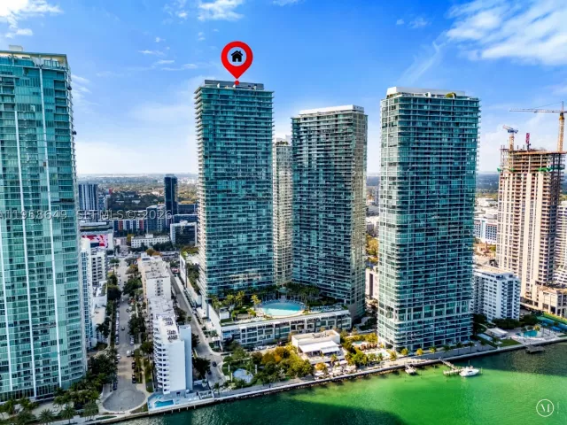4-bedroom condo for sale in Miami - 480 NE 31st St PH5101 - MondialRealty