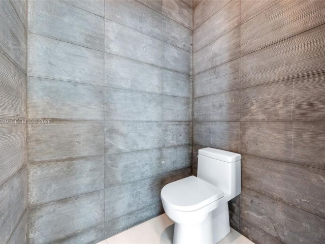 Apartment for sale  Unit #PH5101 - photo 7352010