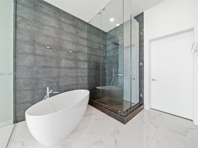 Apartment for sale  Unit #PH5101 - photo 7352013