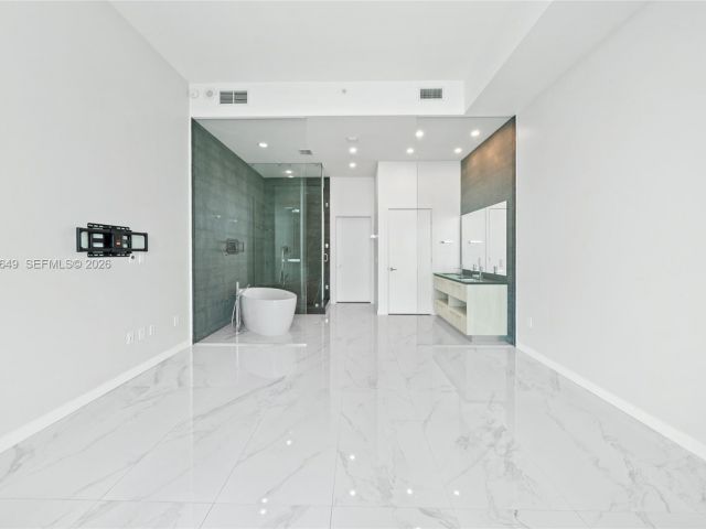 Apartment for sale  Unit #PH5101 - photo 7352017