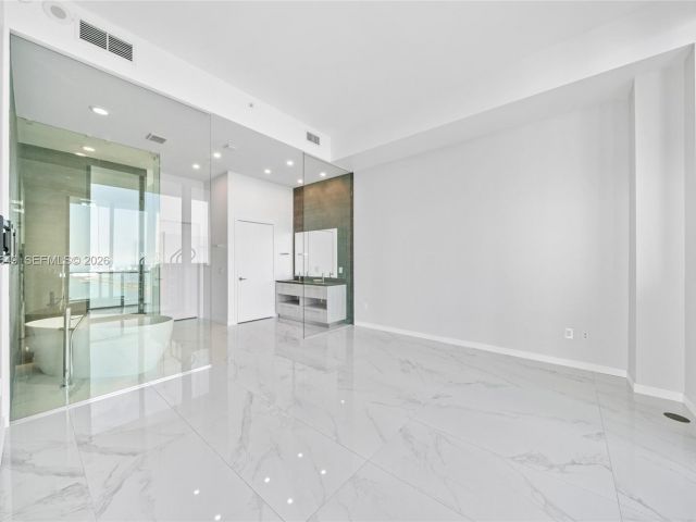 Apartment for sale  Unit #PH5101 - photo 7352021