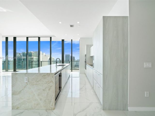 Apartment for sale  Unit #PH5101 - photo 7352027