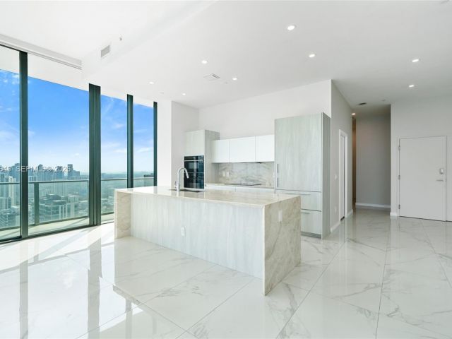 Apartment for sale  Unit #PH5101 - photo 7352029