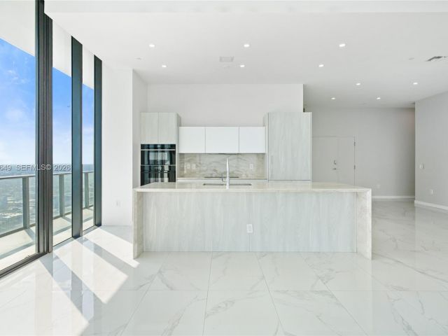 Apartment for sale  Unit #PH5101 - photo 7352031