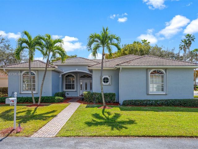 Home for sale at 2570 SE 4th Pl - photo 7428143