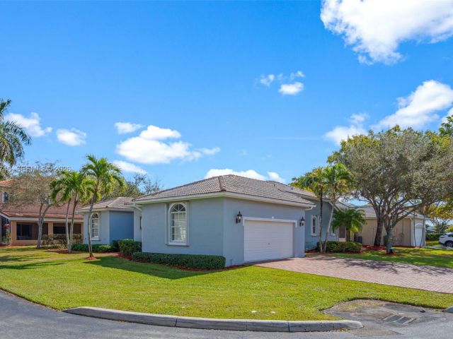 Home for sale at 2570 SE 4th Pl - photo 7428144