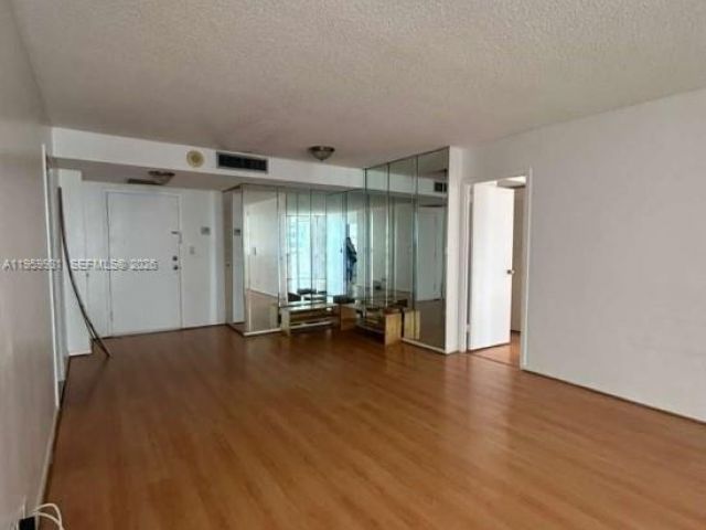 2-bedroom condo for rent in Sunny Isles Beach - 251 174th St 609 - MondialRealty