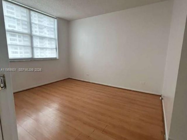 2-bedroom condo for rent in Sunny Isles Beach - 251 174th St 609 - MondialRealty