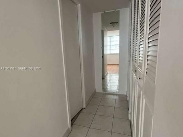 2-bedroom condo for rent in Sunny Isles Beach - 251 174th St 609 - MondialRealty