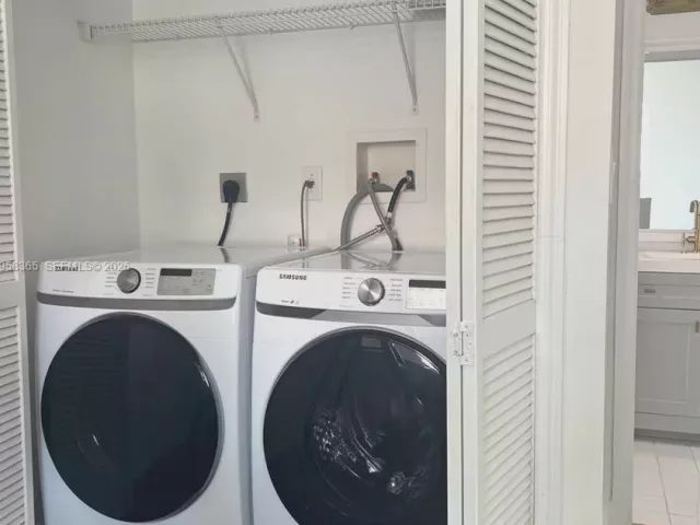 3-bedroom home for sale in Doral - 10738 NW 80th Ln - MondialRealty