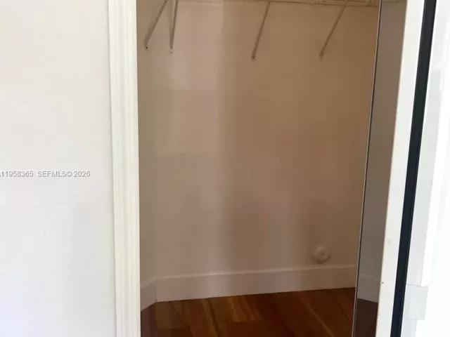 3-bedroom home for sale in Doral - 10738 NW 80th Ln - MondialRealty