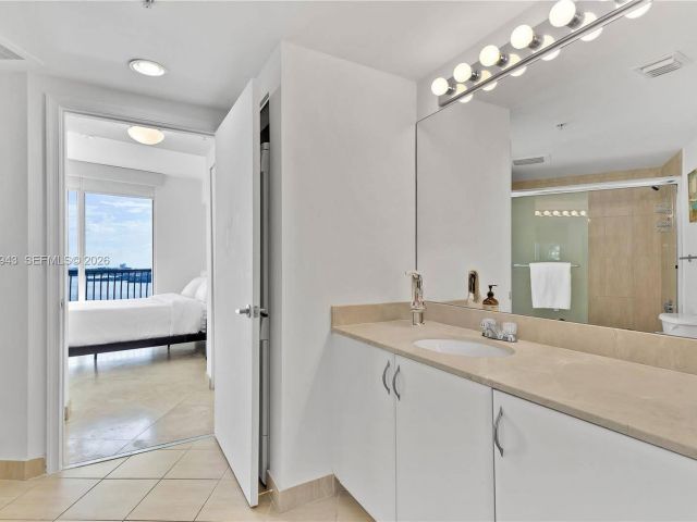 Apartment for sale  Unit #3301 - photo 7351843